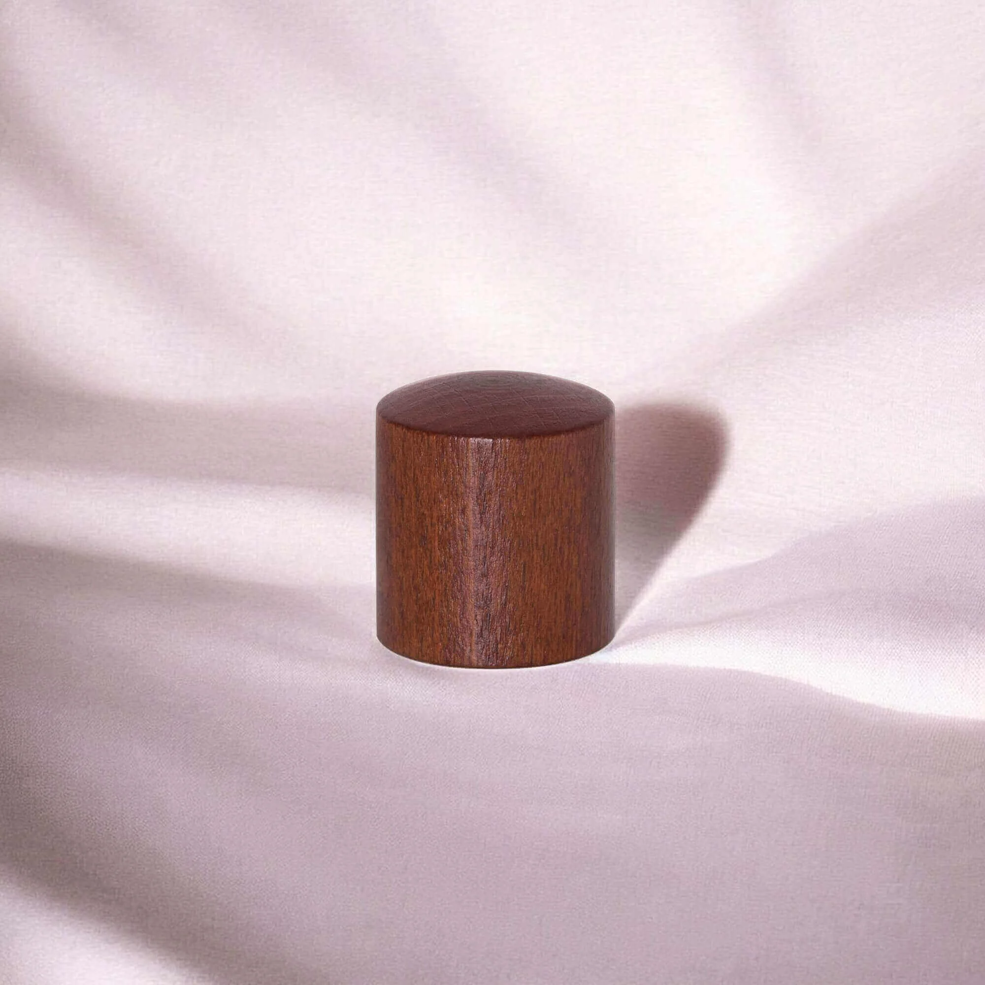 W Dome Perfume Cap view 2