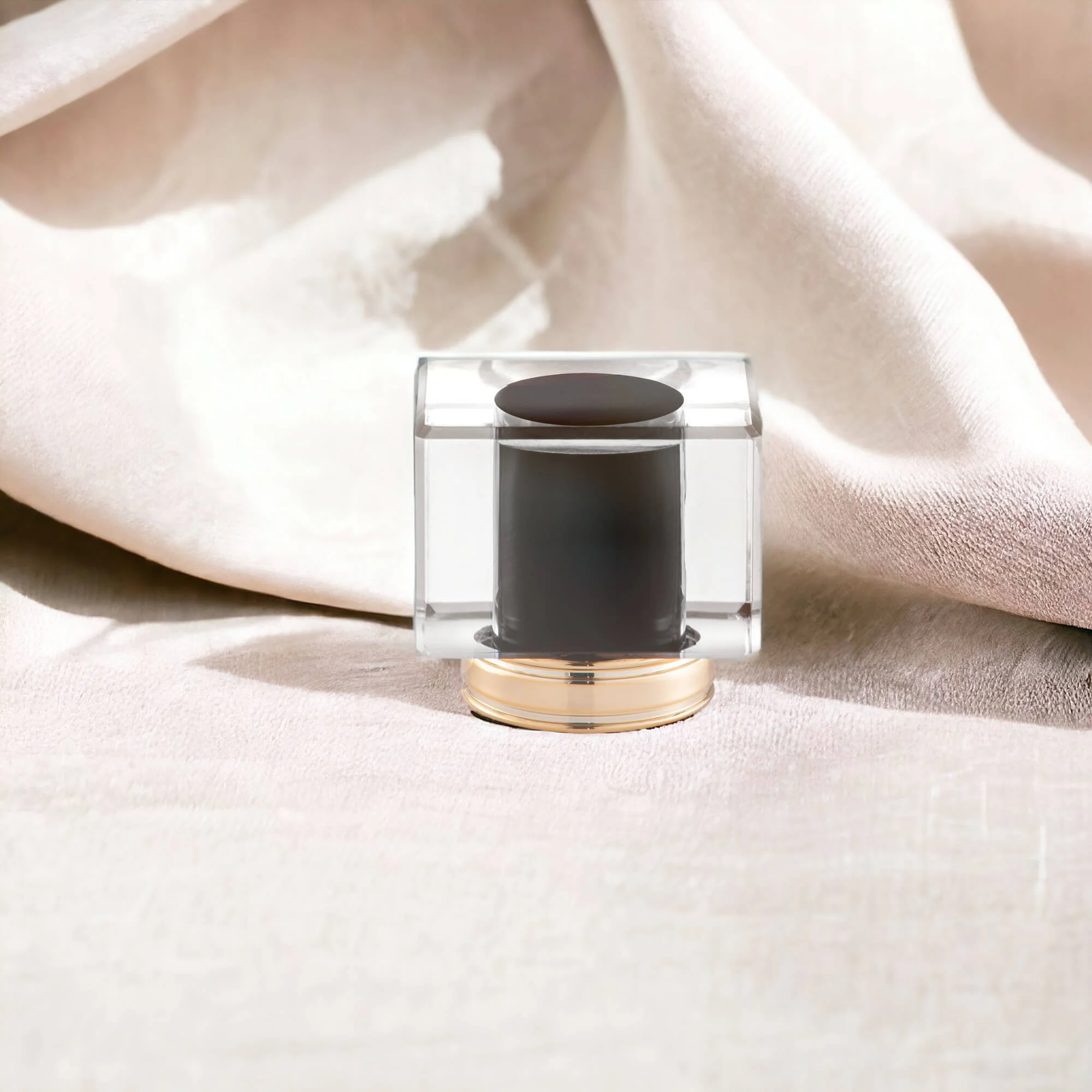 Tie Perfume Cap view 2